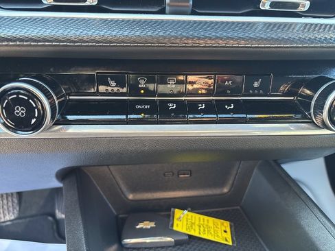 Used 2025 Chevrolet Equinox LT AWD/4WD image 27