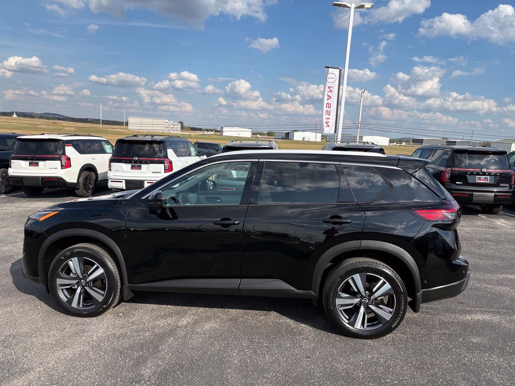 Used 2024 Nissan Rogue SL AWD/4WD image 10
