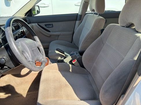Used 2003 Subaru Outback Wagon image 9