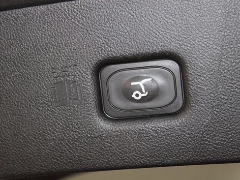 Used 2022 Lincoln Nautilus Reserve AWD/4WD image 17