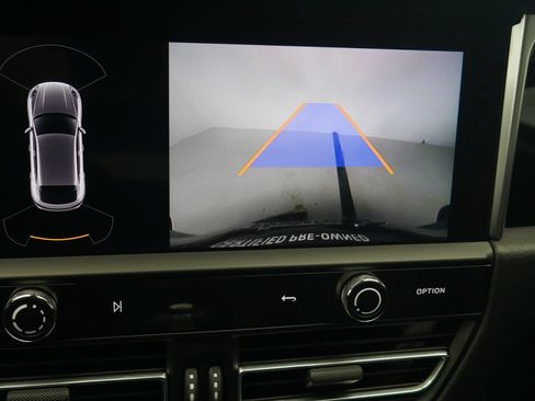 Certified 2023 Porsche Macan AWD/4WD image 41