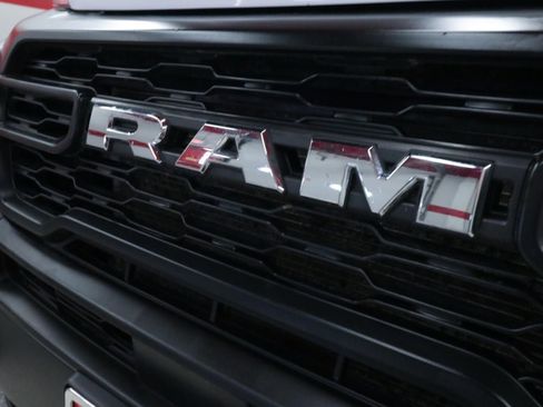 Used 2025 RAM ProMaster 2500 w/ Convenience Group FWD image 32