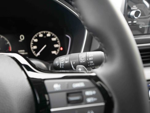 New 2025 Honda Pilot Touring image 14