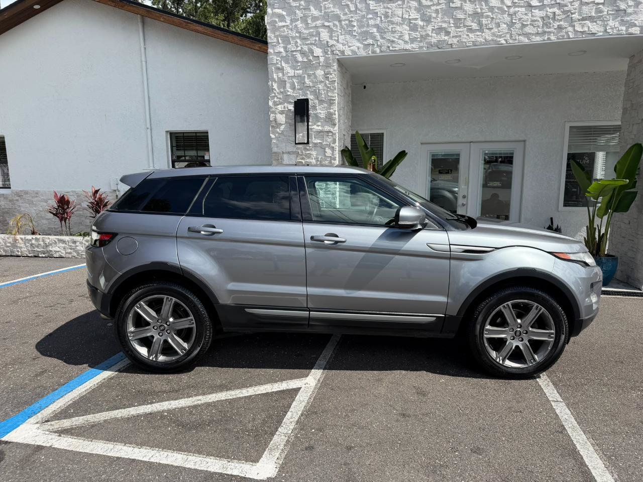 Used 2013 Land Rover Range Rover Evoque Pure Plus AWD/4WD image 17