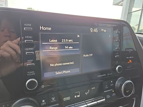 Used 2021 Toyota Highlander XLE image 50