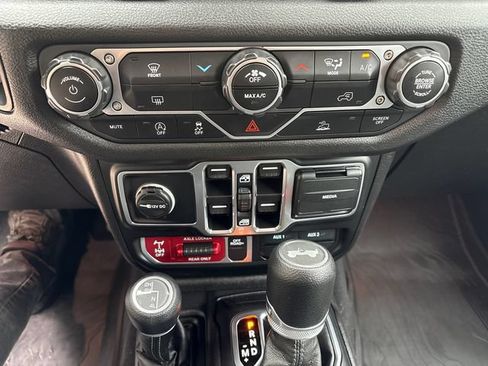 Certified 2025 Jeep Wrangler Unlimited Sport AWD/4WD image 35