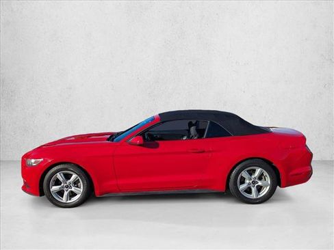 Used 2015 Ford Mustang Convertible image 8