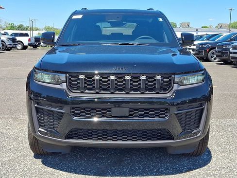 New 2026 Jeep Grand Cherokee Altitude AWD/4WD image 2