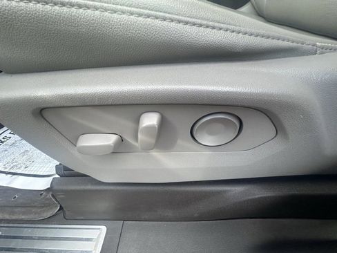 Used 2022 Chevrolet Silverado 1500 LTZ w/ LTZ Premium Package image 11