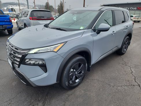 New 2026 Nissan Rogue SV image 4