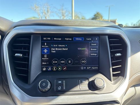 Used 2021 GMC Acadia SLT w/ Preferred Package image 16