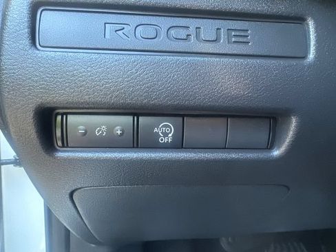 Used 2023 Nissan Rogue S AWD/4WD image 28