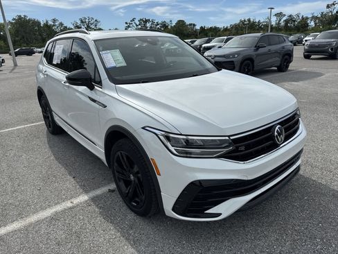 Certified 2023 Volkswagen Tiguan SE R-Line FWD image 16