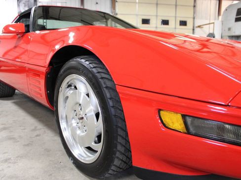 Used 1993 Chevrolet Corvette Coupe RWD image 14