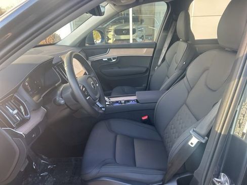 Used 2025 Volvo XC90 B6 Plus image 17