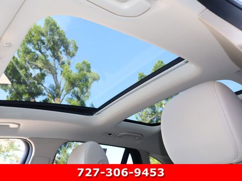 Certified 2022 Mercedes-Benz GLC 300 image 5