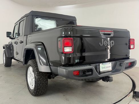 Used 2023 Jeep Gladiator Sport AWD/4WD image 7