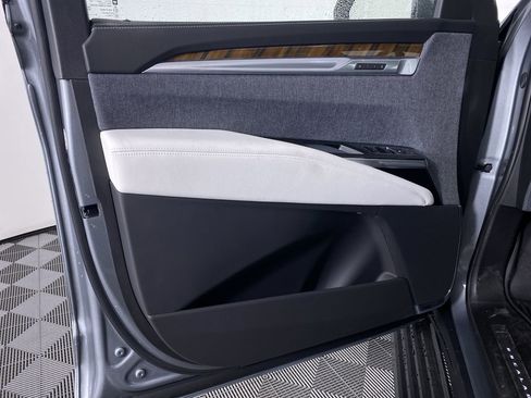 New 2025 Cadillac Escalade Sport Platinum w/ LPO, ONYX Package image 13