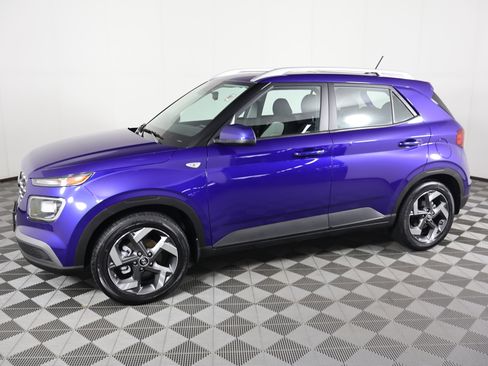 Used 2024 Hyundai Venue SEL image 9