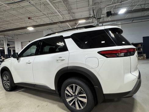 New 2026 Nissan Pathfinder SL image 16
