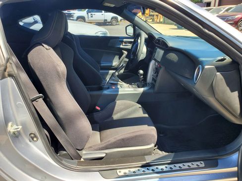 Used 2017 Toyota 86 image 16