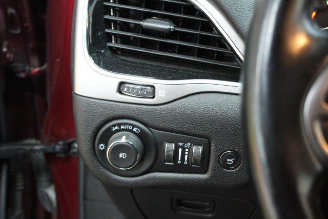Used 2021 Jeep Cherokee High Altitude AWD/4WD image 15