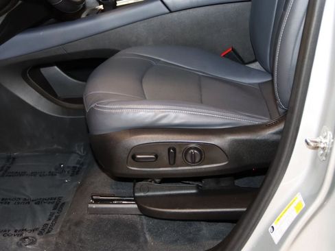 Used 2021 Buick Enclave Essence w/ Sound and Sites Package AWD/4WD image 34