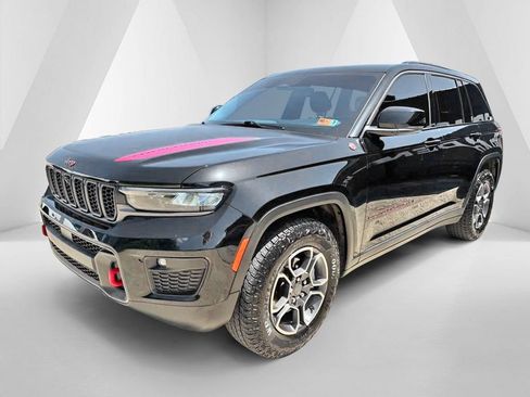 Used 2022 Jeep Grand Cherokee Trailhawk w/ Luxury Tech Group III AWD/4WD image 3