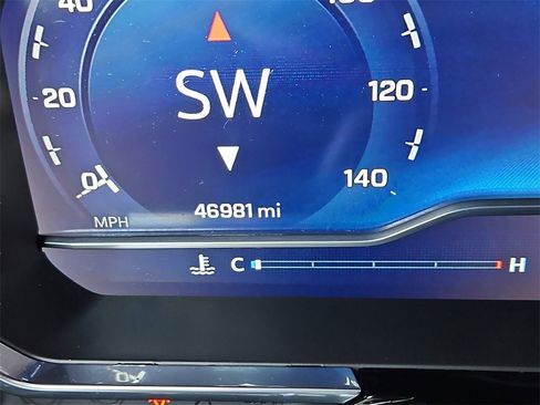 Used 2023 Chevrolet Silverado 1500 LT image 13