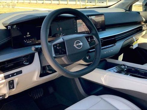 Certified 2025 Nissan Murano SL image 8