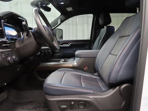 Used 2025 Chevrolet Silverado 2500 High Country w/ High Country Premium Package image 9