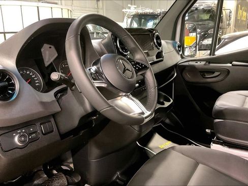 Used 2026 Mercedes-Benz Sprinter 2500 image 11