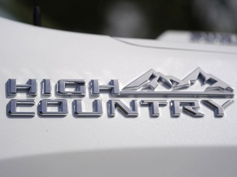 New 2026 Chevrolet Silverado 1500 High Country w/ High Country Premium Package AWD/4WD image 43