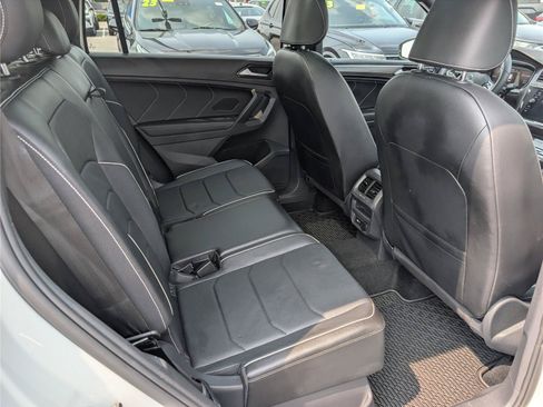 Used 2022 Volkswagen Tiguan SEL R-Line AWD/4WD image 12
