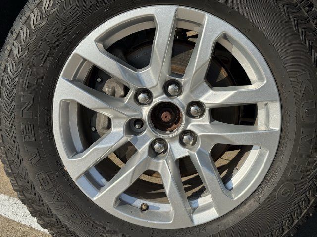 Used 2019 Chevrolet Silverado 1500 RST AWD/4WD image 9