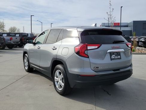 Used 2024 GMC Terrain SLE AWD/4WD image 3