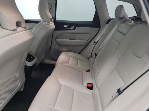 Used 2021 Volvo XC60 T6 Inscription image 18