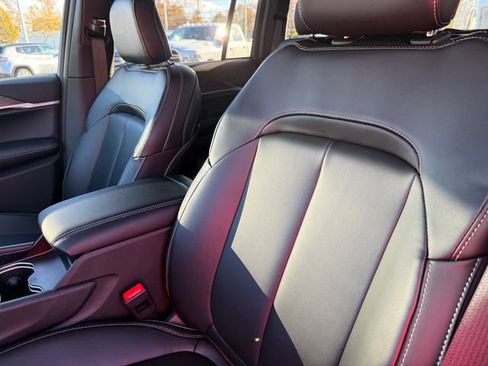 New 2025 Jeep Grand Cherokee Limited image 24