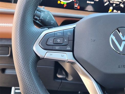 New 2026 Volkswagen Tiguan SEL R-Line image 9