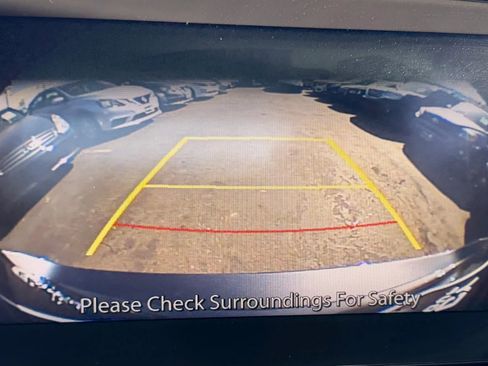 Used 2019 Toyota Yaris LE image 21