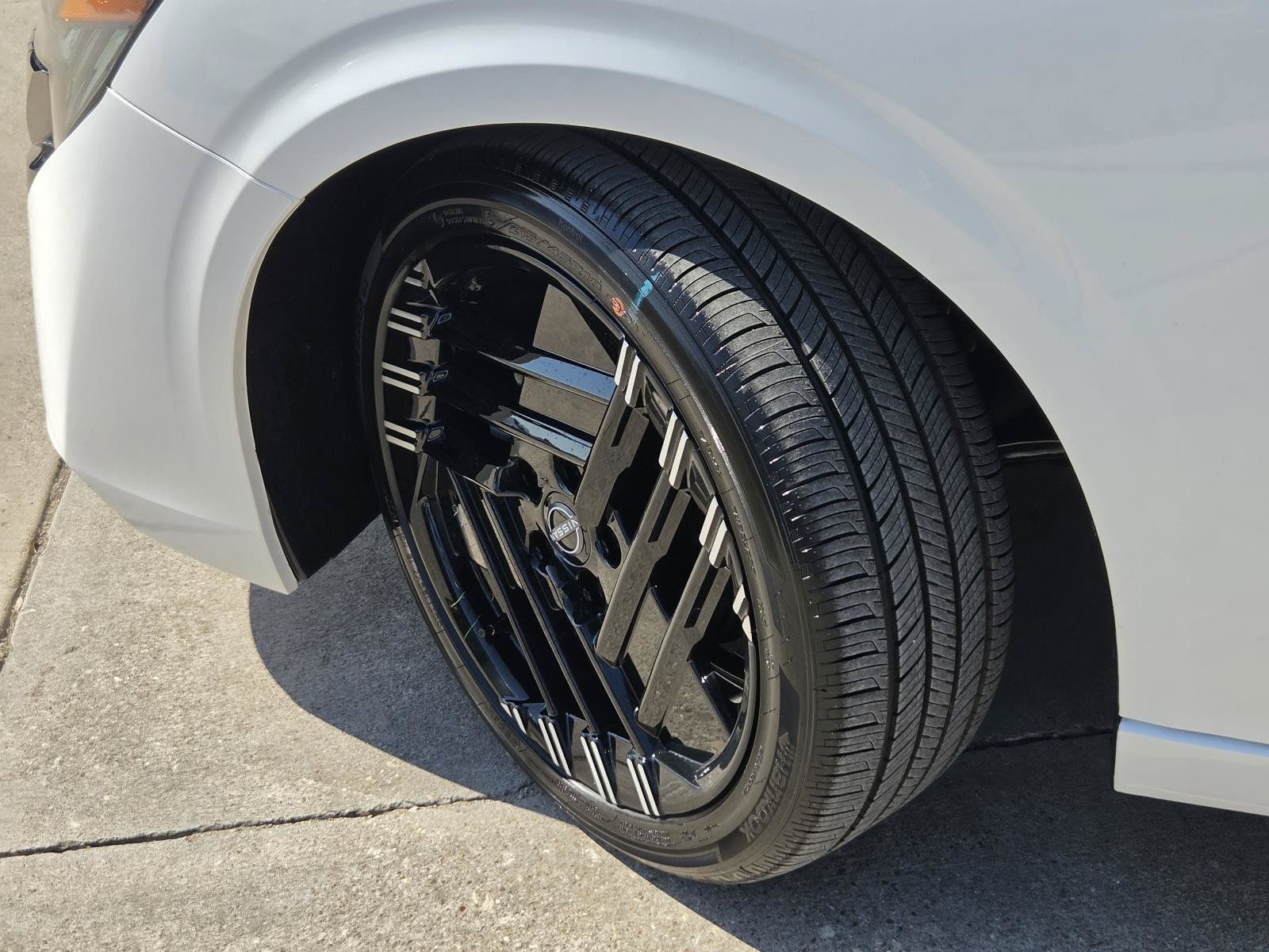 New 2027 Nissan Sentra SR FWD image 9