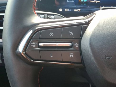 Used 2024 Chevrolet Traverse RS image 24