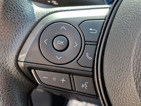 Used 2025 Toyota RAV4 XLE AWD/4WD image 21