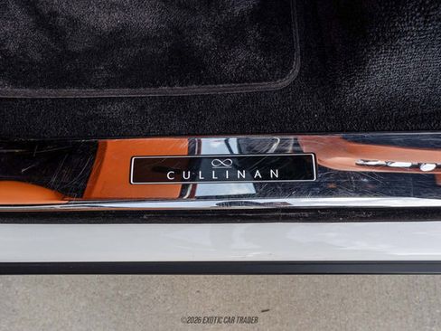Used 2023 Rolls-Royce Cullinan Black Badge AWD/4WD image 39
