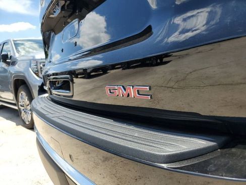 New 2026 GMC Yukon Denali w/ Denali Reserve Package AWD/4WD image 7