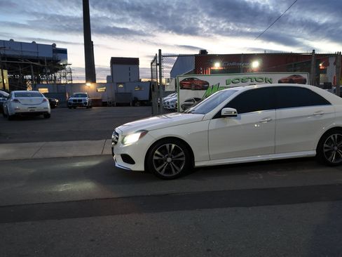 Used 2016 Mercedes-Benz E 350 4MATIC Sedan image 2