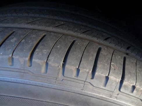 Used 2024 Toyota Highlander XLE image 17