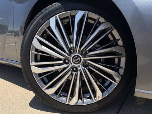Used 2023 Nissan Altima 2.5 SL FWD image 10