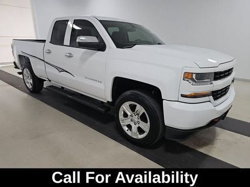 Used 2017 Chevrolet Silverado 1500 Custom w/ Custom Convenience Package RWD image 5
