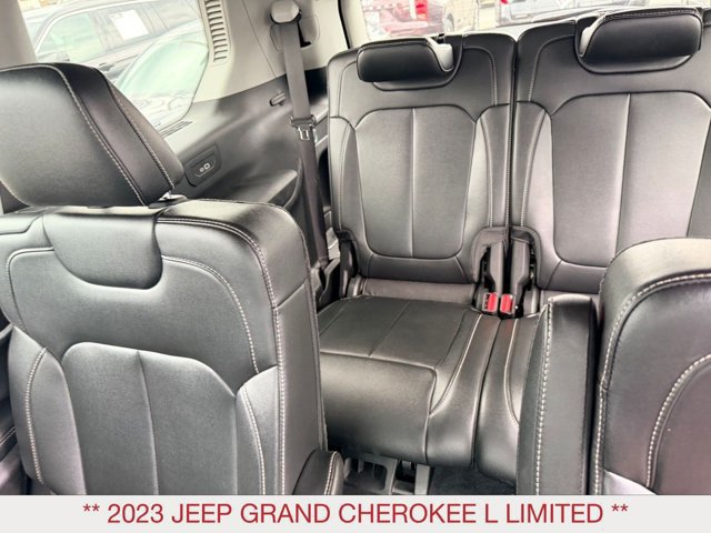 Used 2023 Jeep Grand Cherokee L Limited AWD/4WD image 18